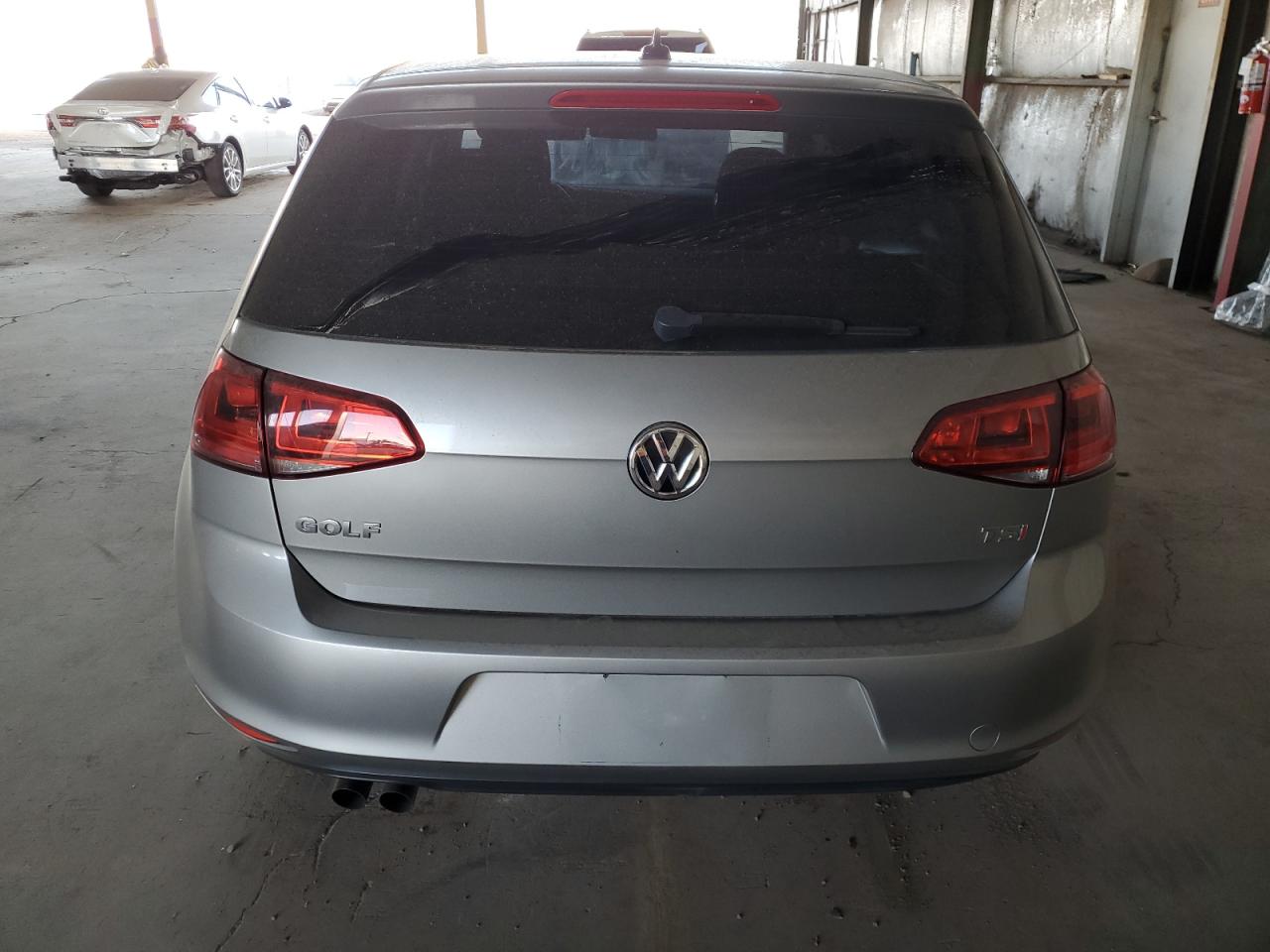 2017 Volkswagen Golf - Image 6