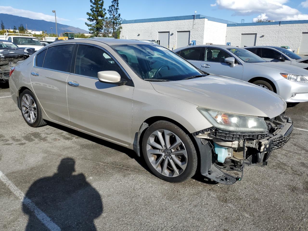 VIN 1HGCR2F57DA233425 2013 HONDA ACCORD no.4