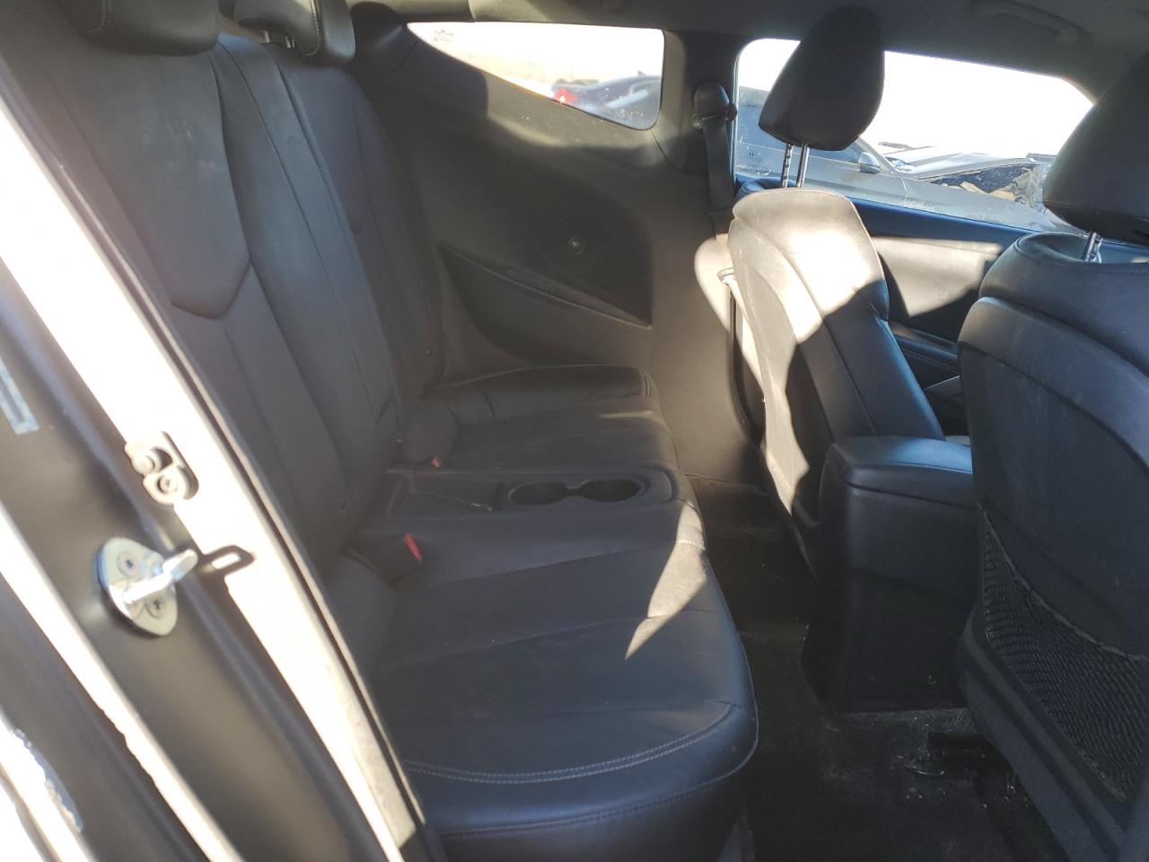 2015 Hyundai Veloster - Image 10