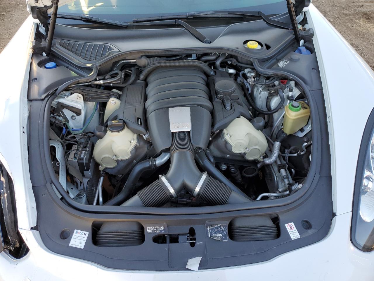 2016 Porsche Panamera - Image 11