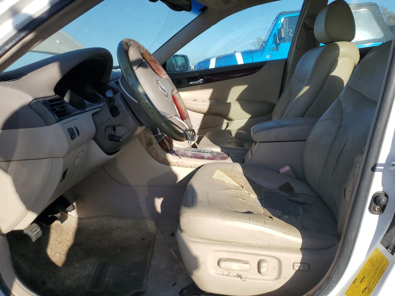 2004 Lexus ES - Image 7