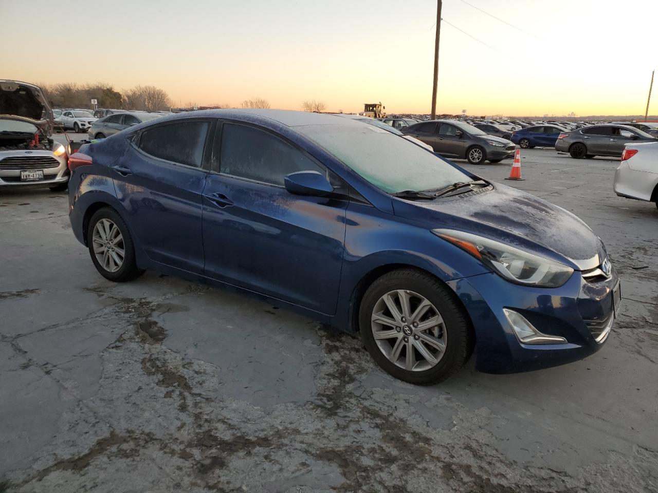 2016 Hyundai Elantra - Image 4