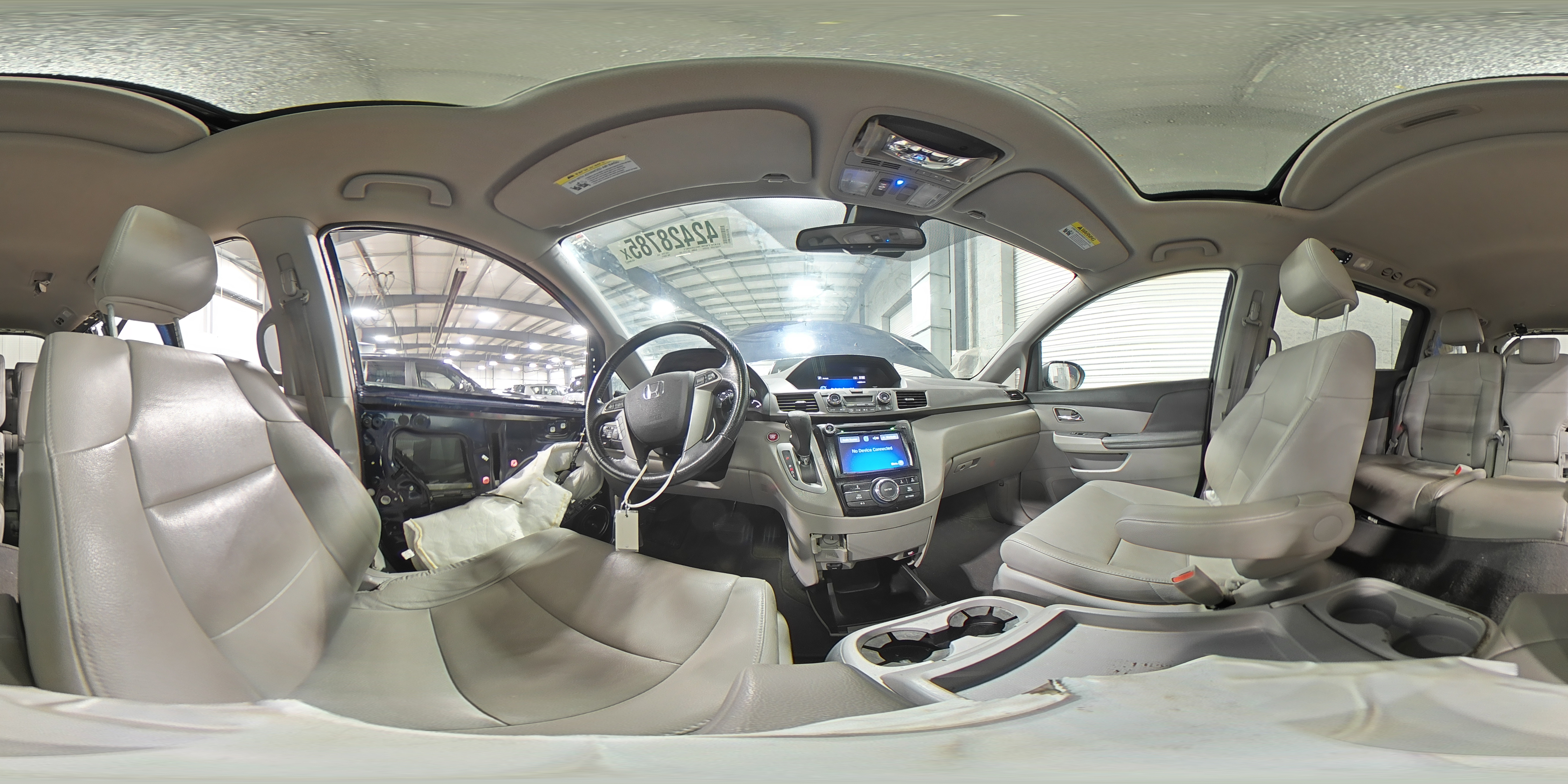 2015 Honda Odyssey - Image 16