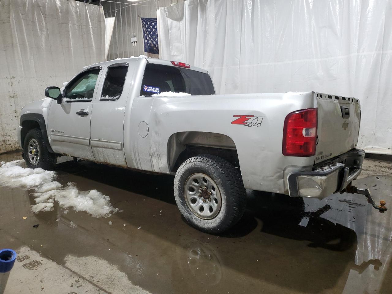 2010 Chevrolet Silverado - Image 2