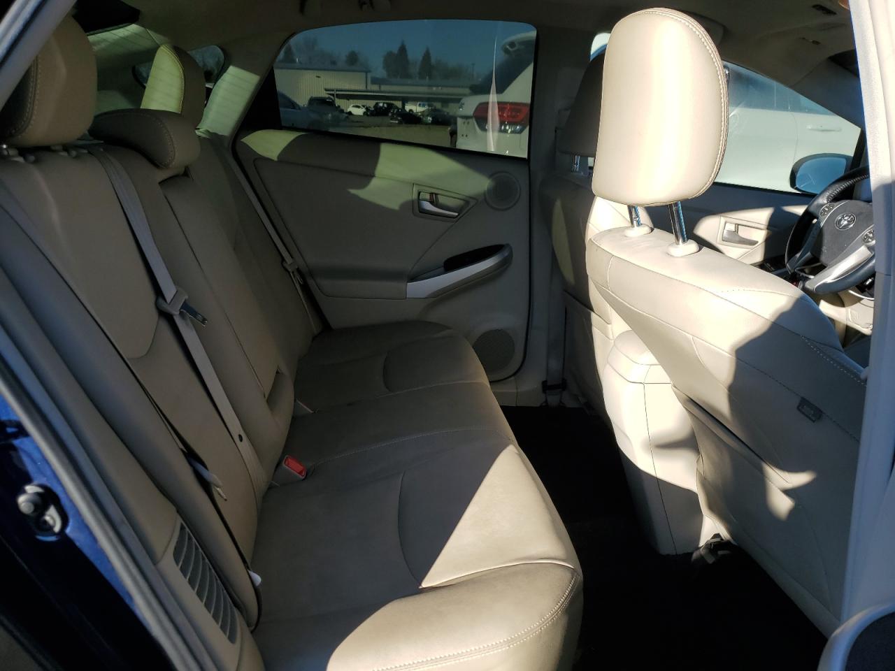 2015 Toyota Prius - Image 10