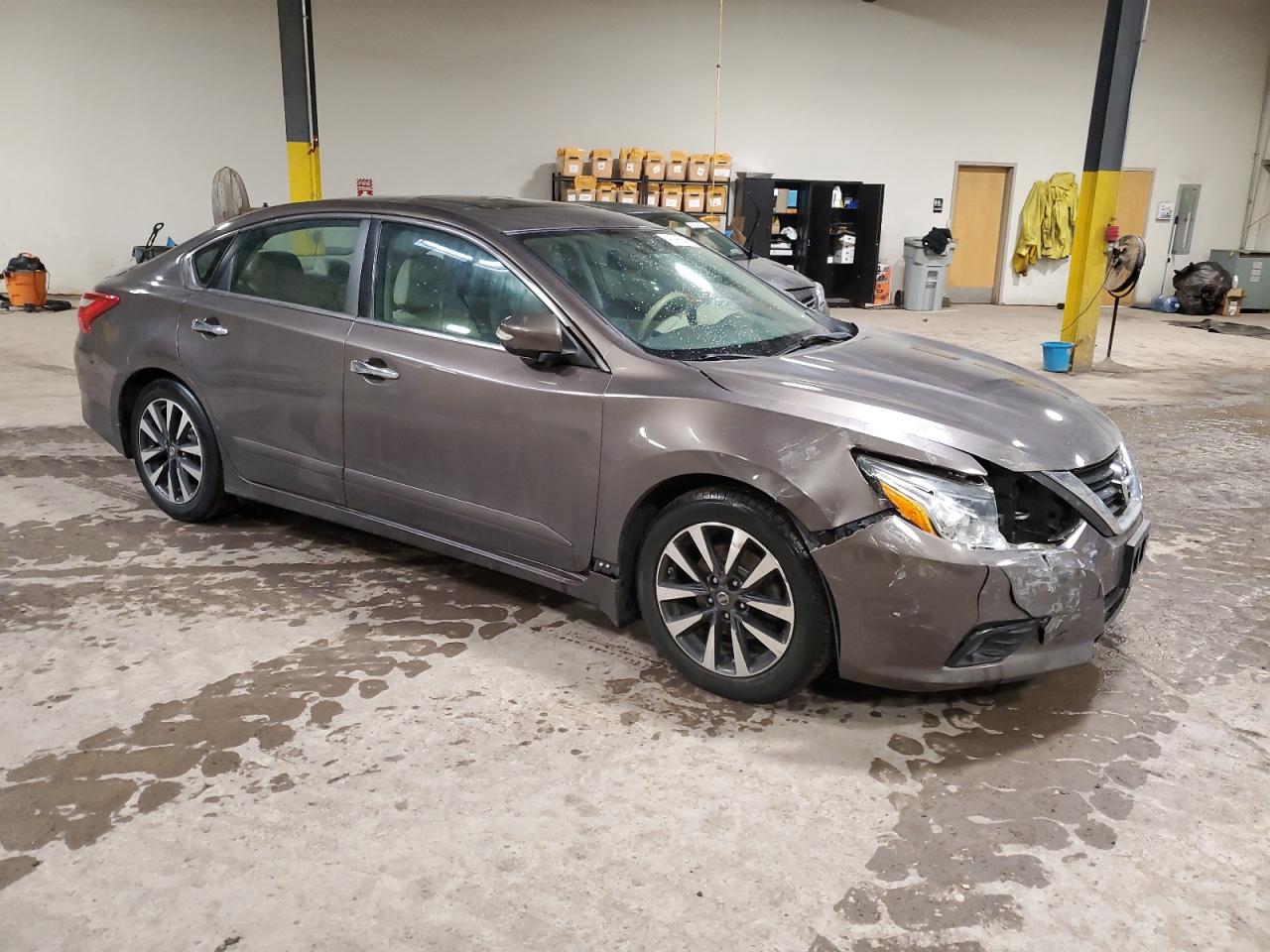 2016 Nissan Altima - Image 4