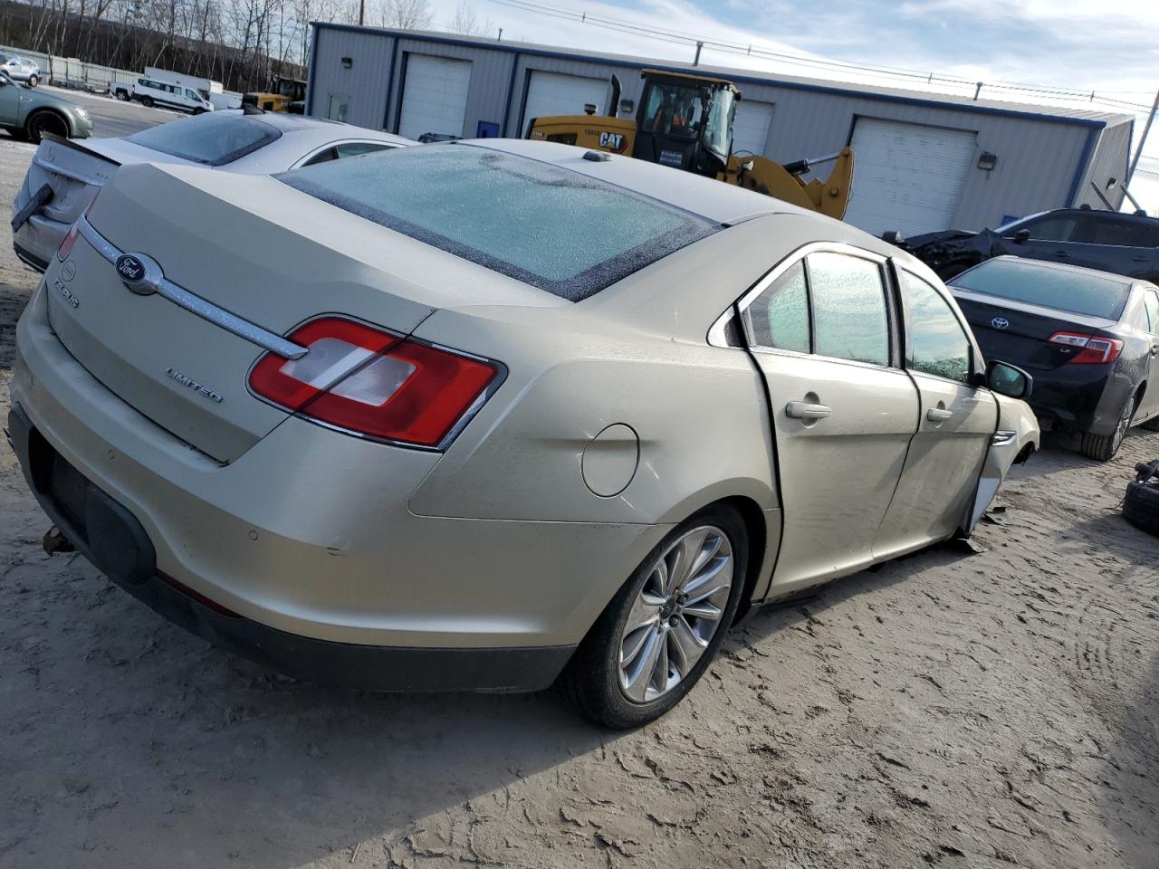 2011 Ford Taurus - Image 3