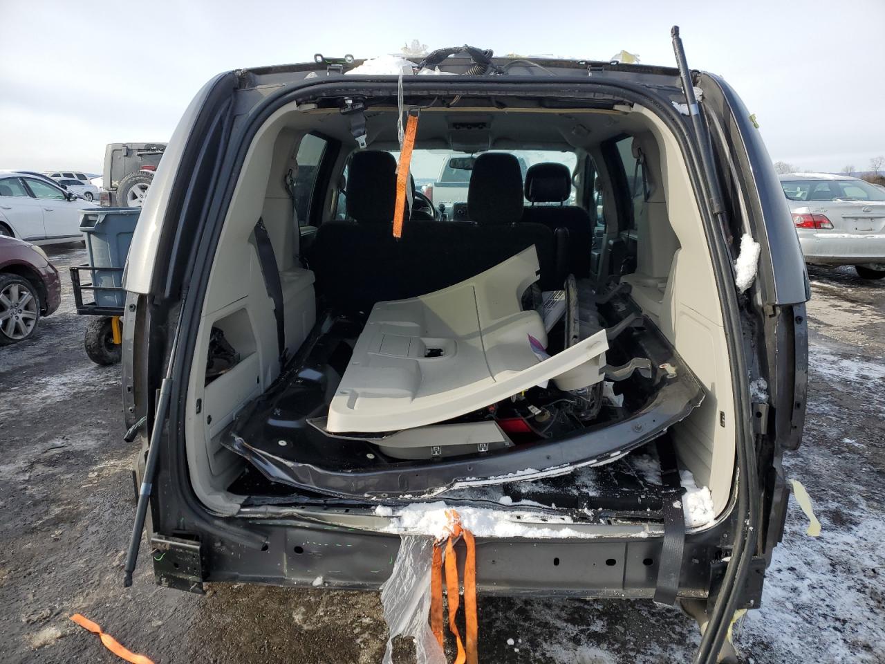 2017 Dodge Caravan - Image 6