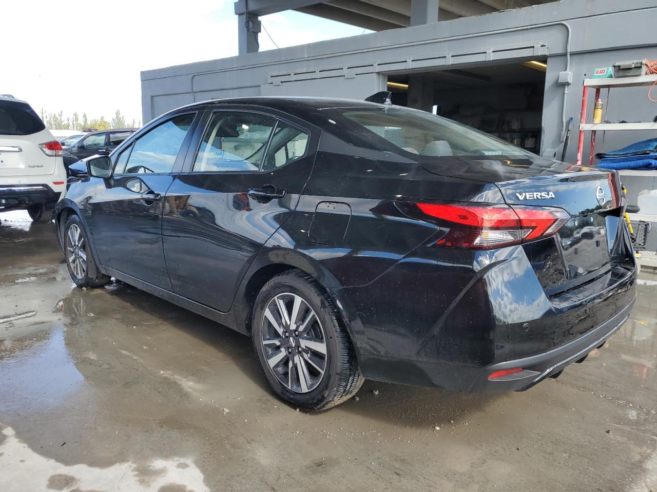 2021 Nissan Versa - Image 2