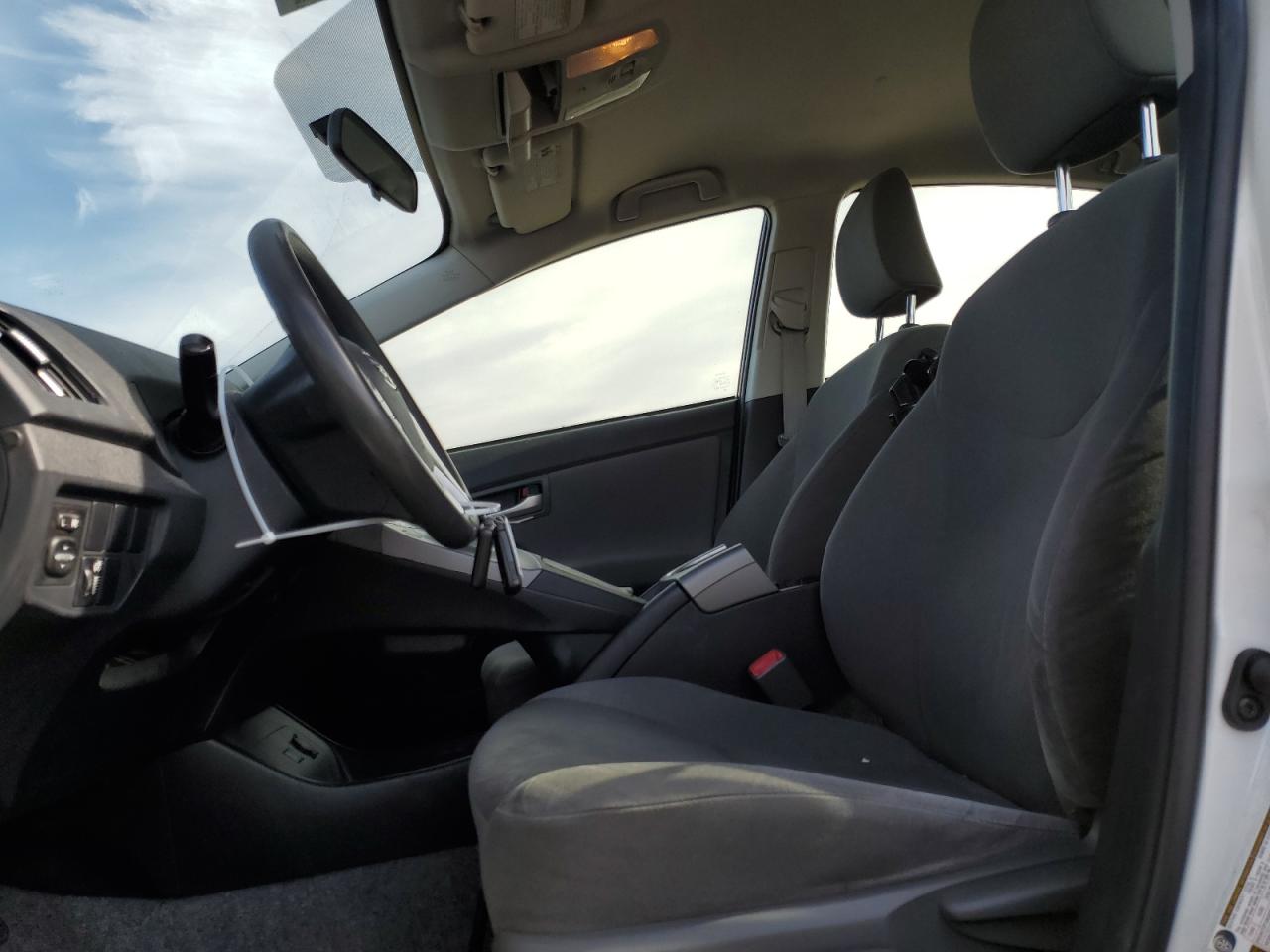 2013 Toyota Prius - Image 7
