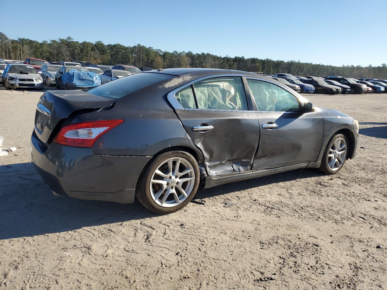 2009 Nissan Maxima - Image 3
