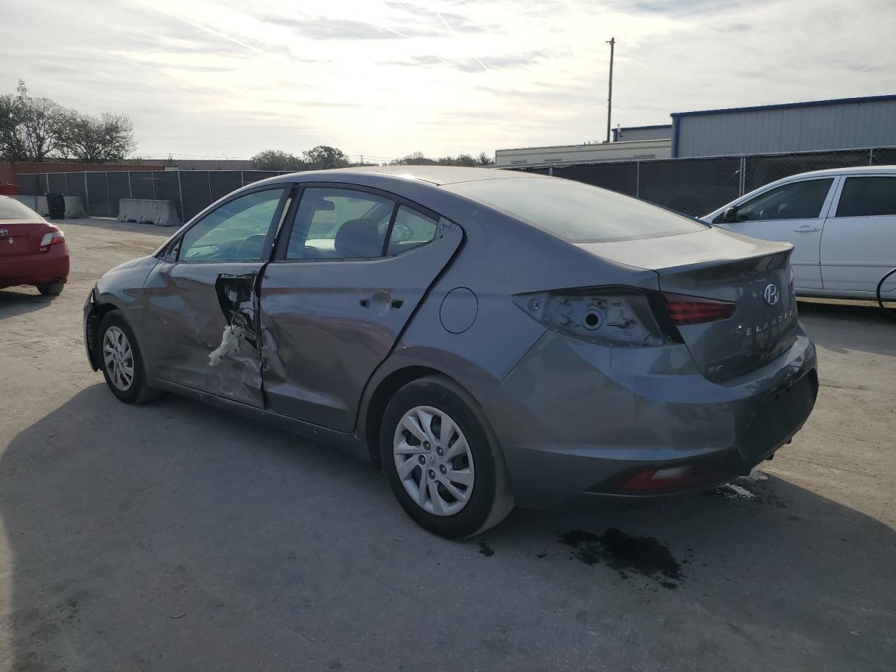 2020 Hyundai Elantra - Image 2