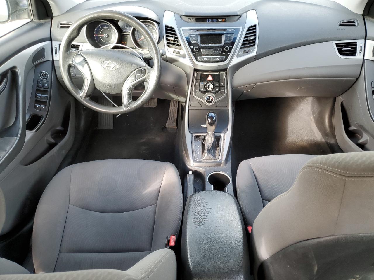 2014 Hyundai Elantra - Image 8