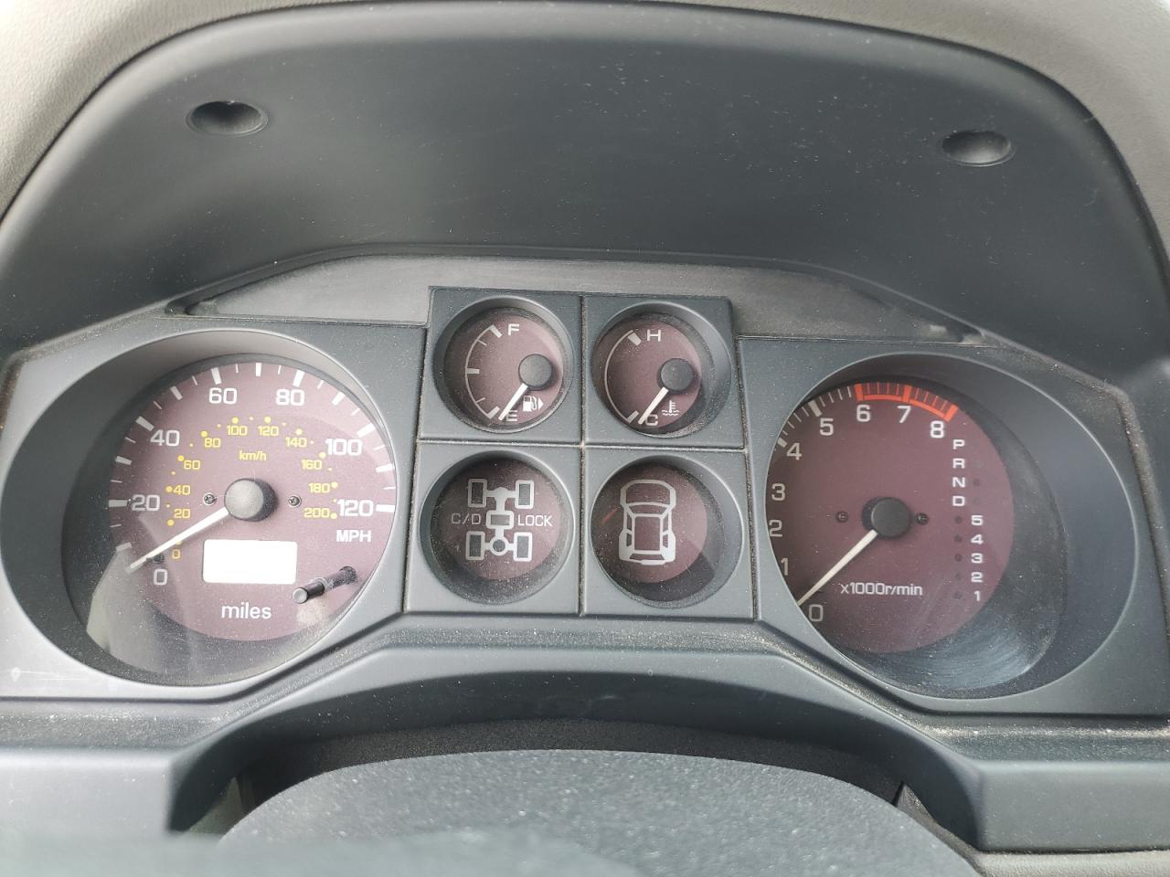 2002 Mitsubishi Montero - Image 9