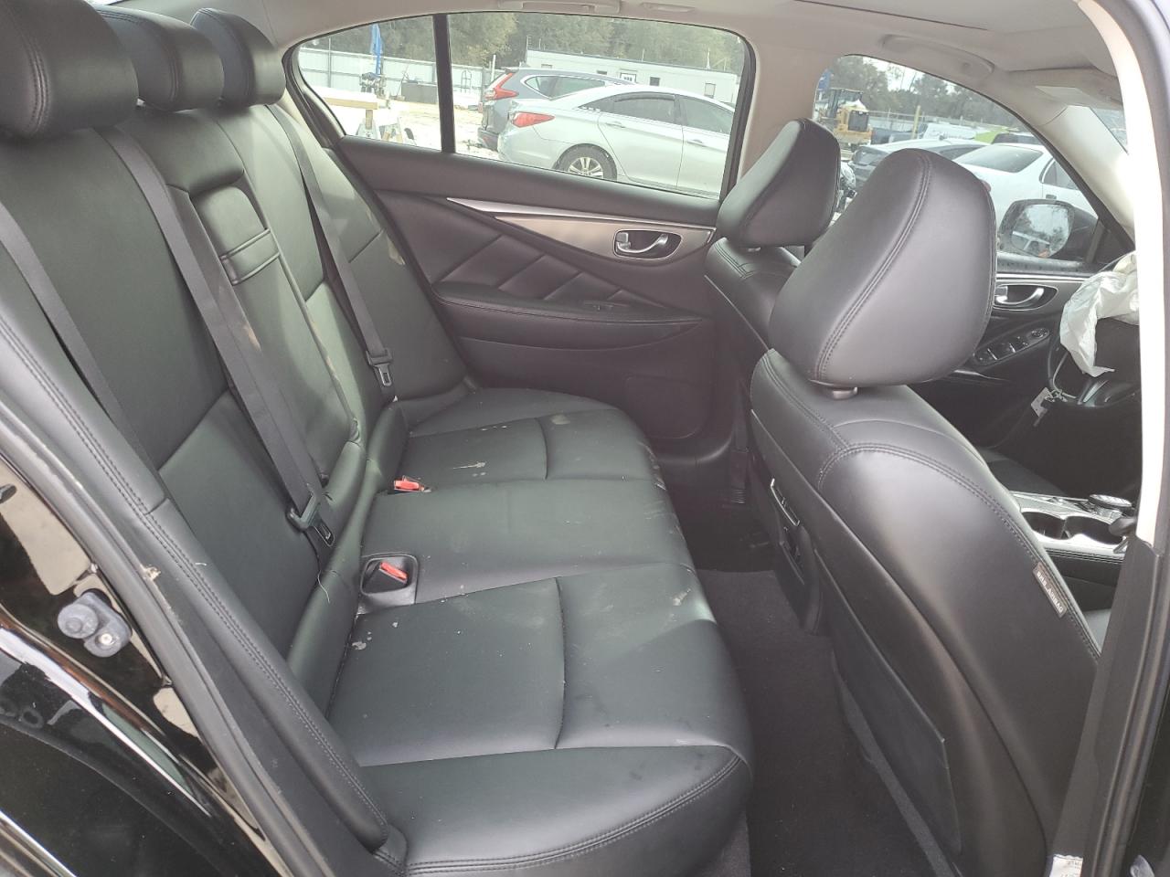 2015 Infiniti Q50 - Image 10