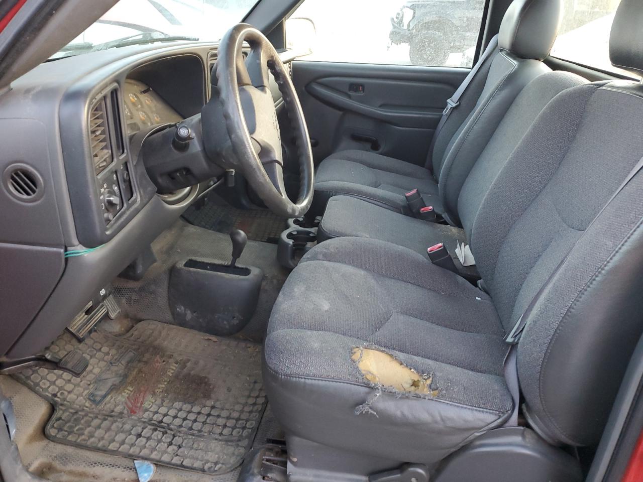 2004 Chevrolet Silverado - Image 7