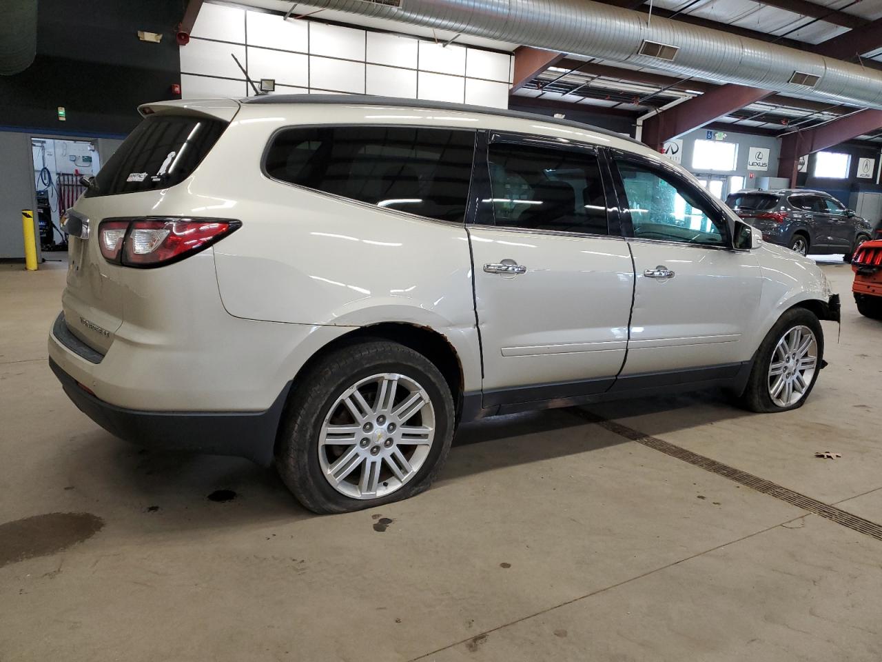 2014 Chevrolet Traverse - Image 3