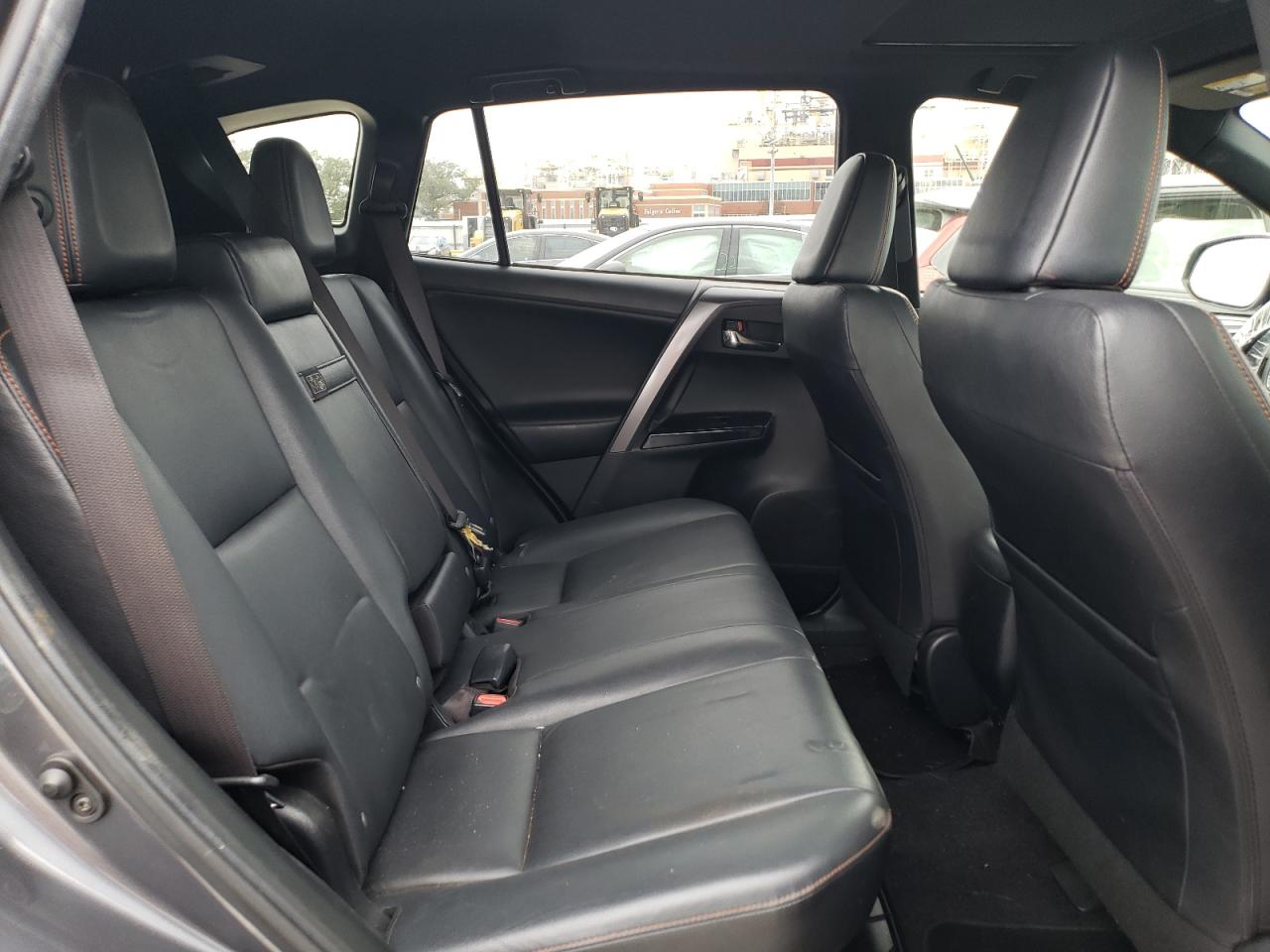 2018 Toyota RAV 4 - Image 11