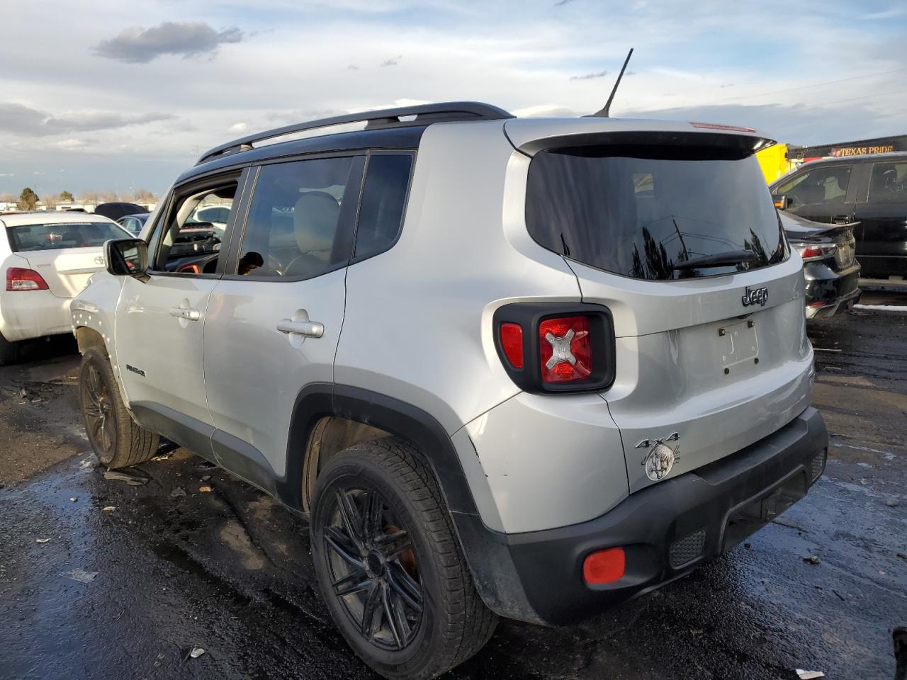 2016 Jeep Renegade - Image 2