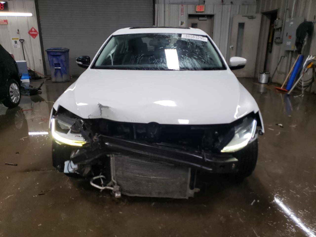 2017 Volkswagen Jetta - Image 5