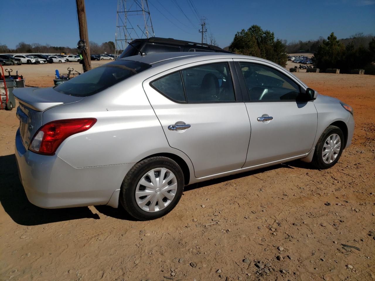 2016 Nissan Versa - Image 3