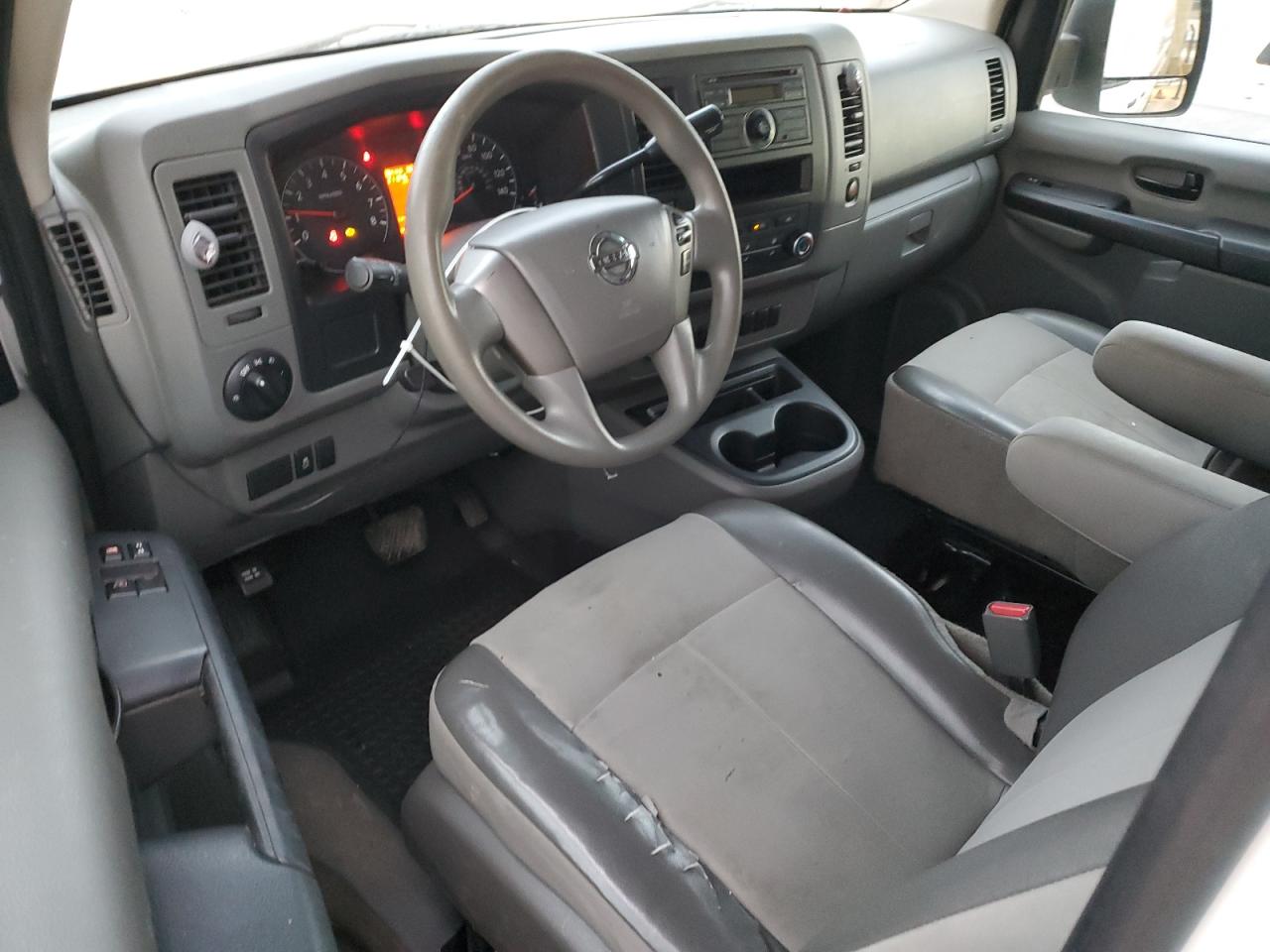 2016 Nissan NV - Image 8