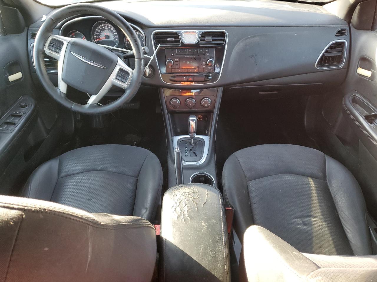 2013 Chrysler 200 - Image 8