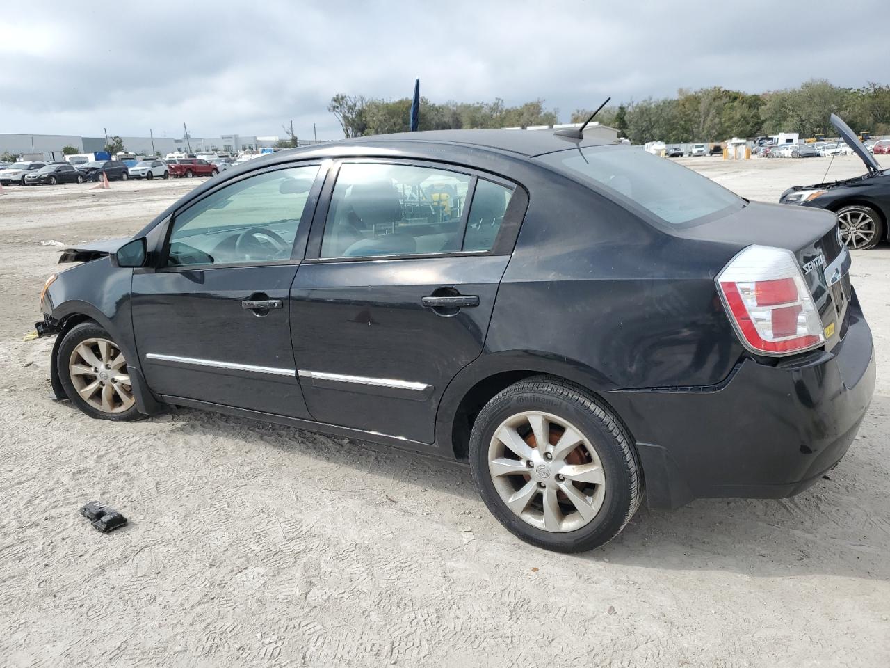 2010 Nissan Sentra - Image 2