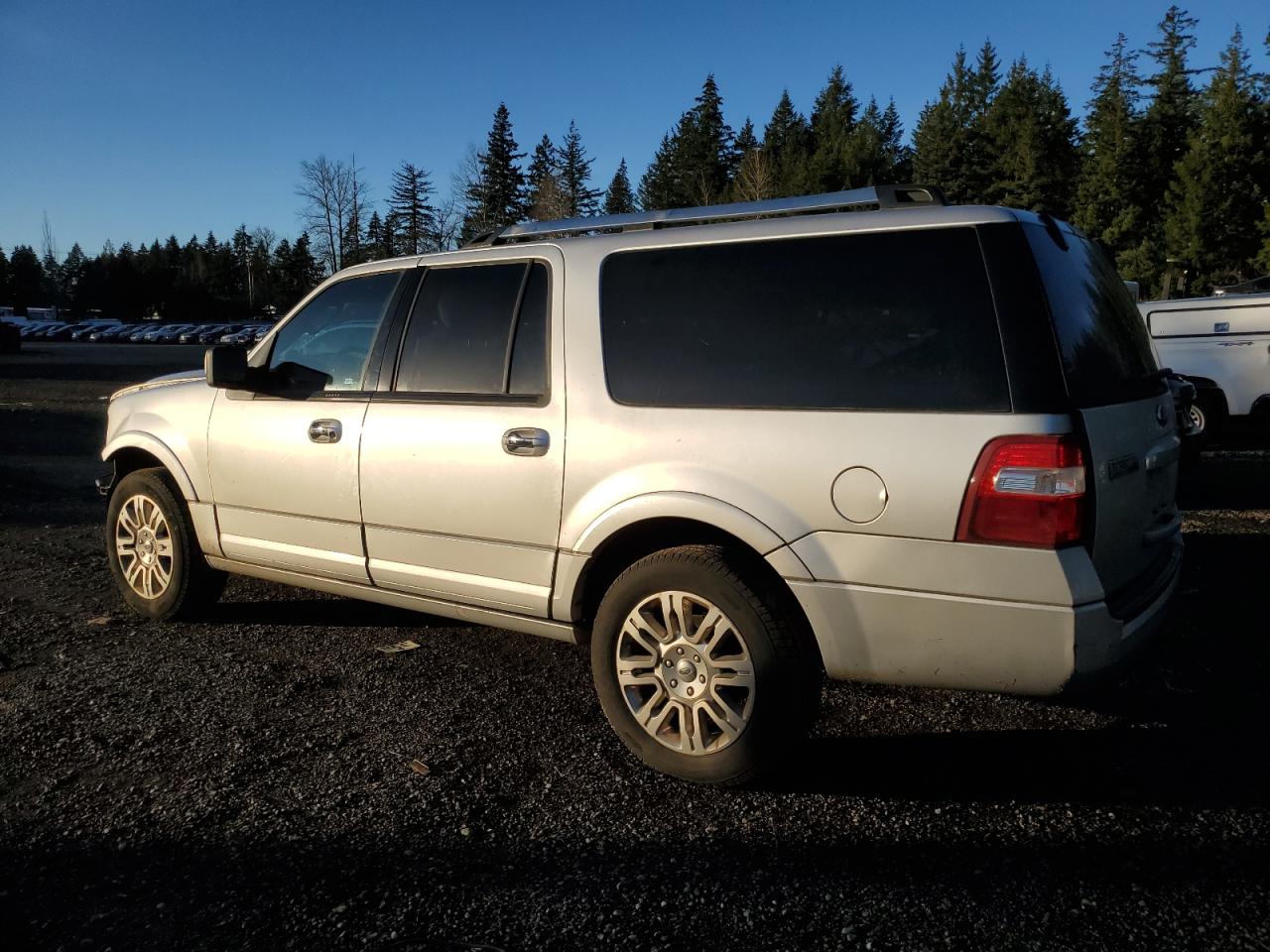 2011 Ford Expedition - Image 2