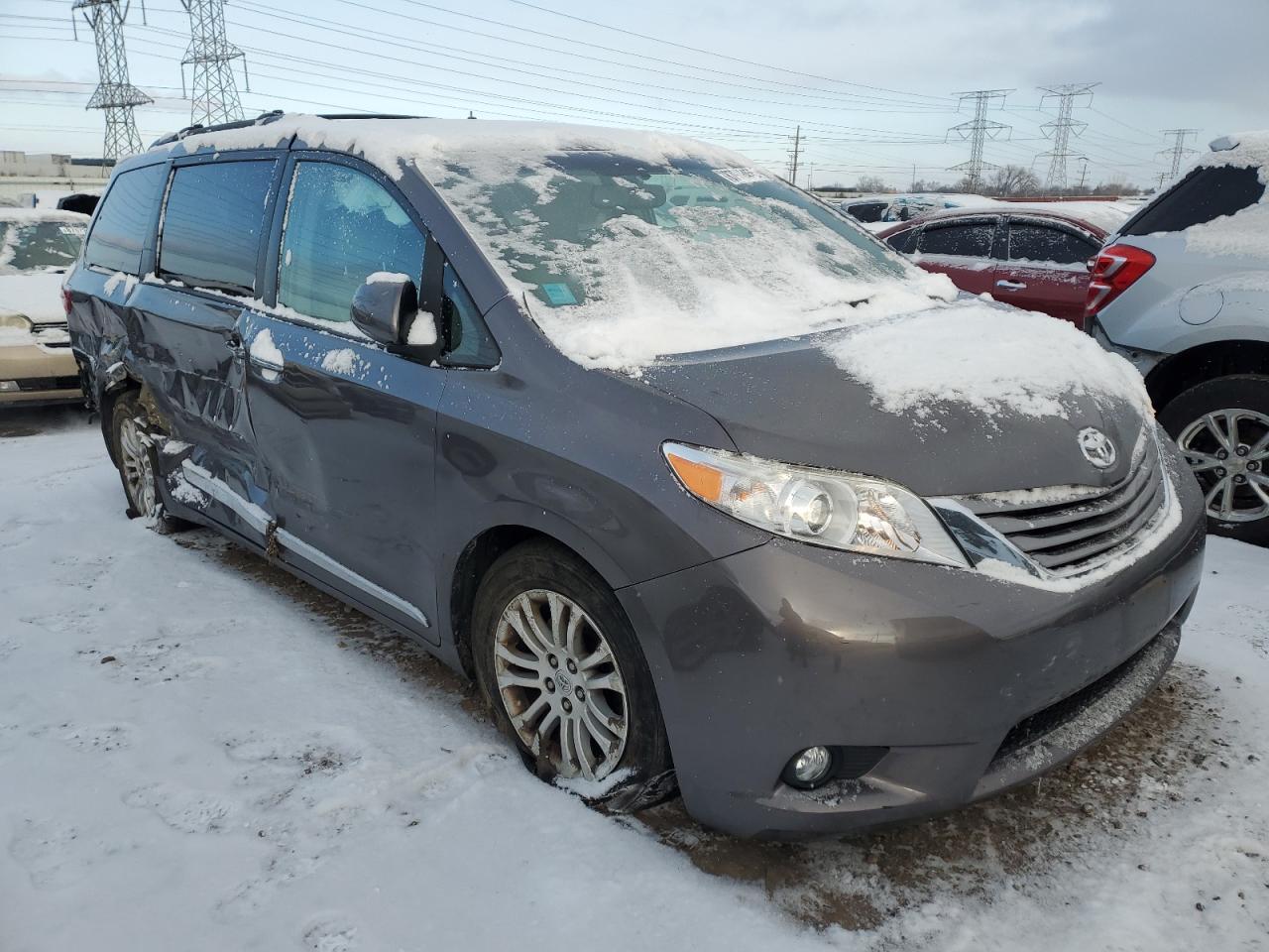 2015 Toyota Sienna - Image 4