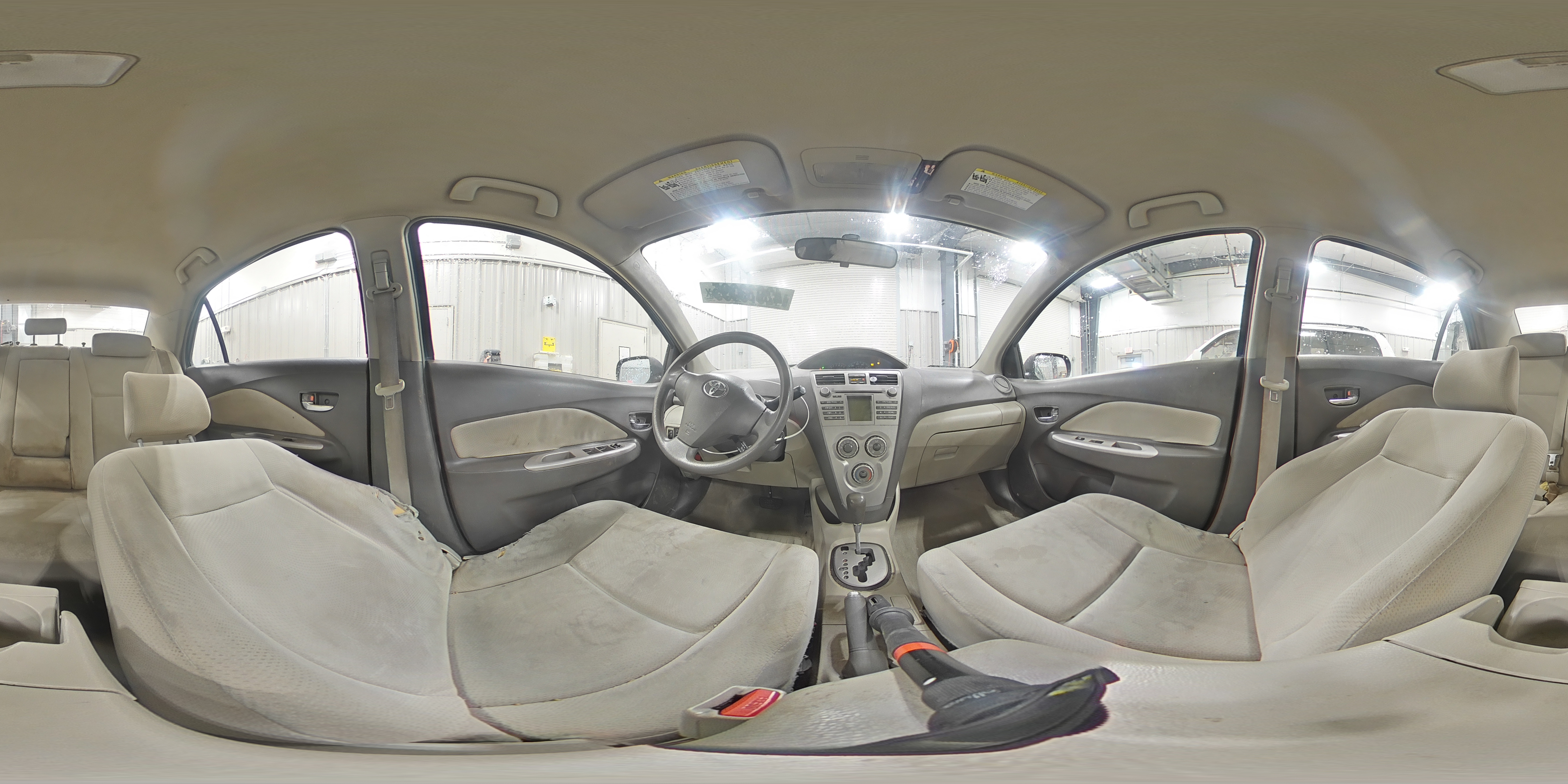 2009 Toyota Yaris - Image 13