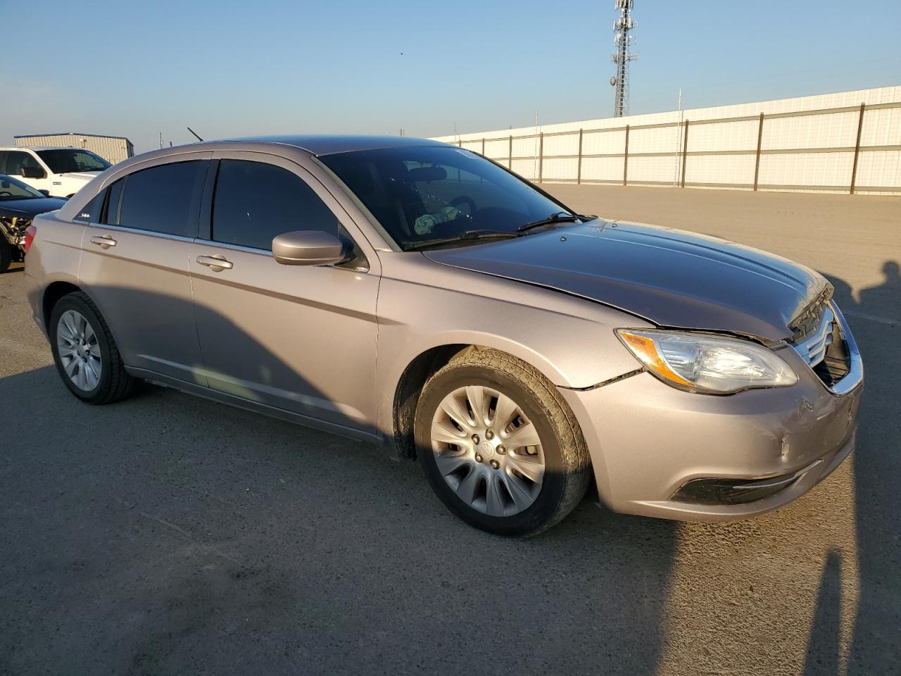 VIN 1C3CCBABXEN231261 2014 CHRYSLER 200 no.4