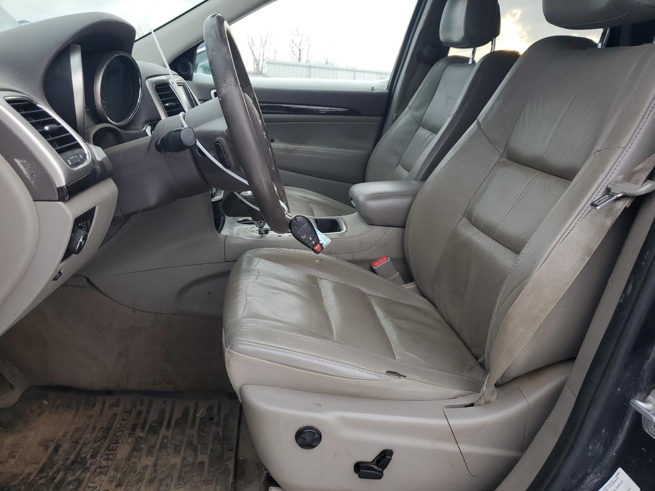 2012 Jeep Grand Cherokee - Image 7
