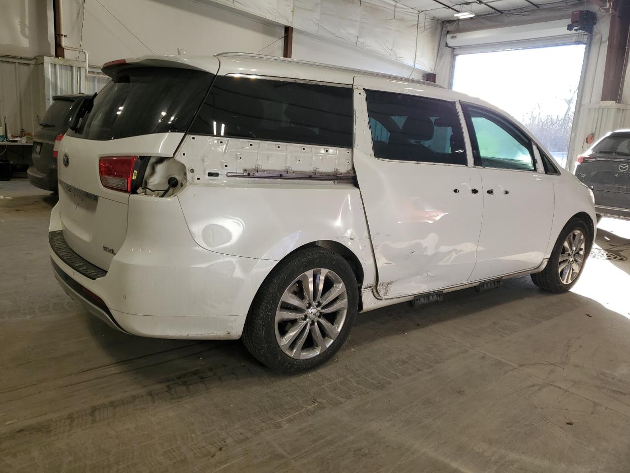 2016 Kia Sedona - Image 3