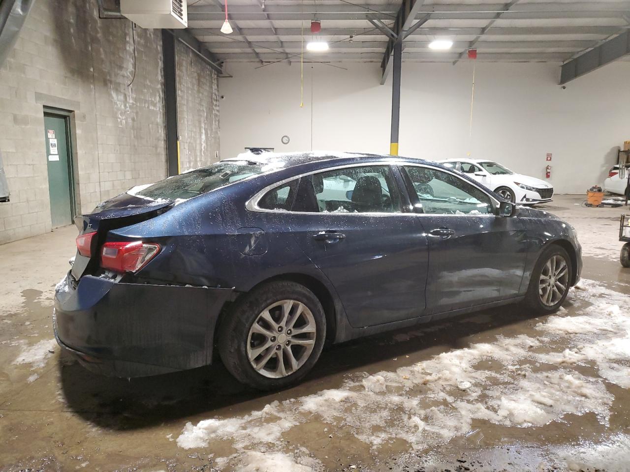2016 Chevrolet Malibu - Image 3