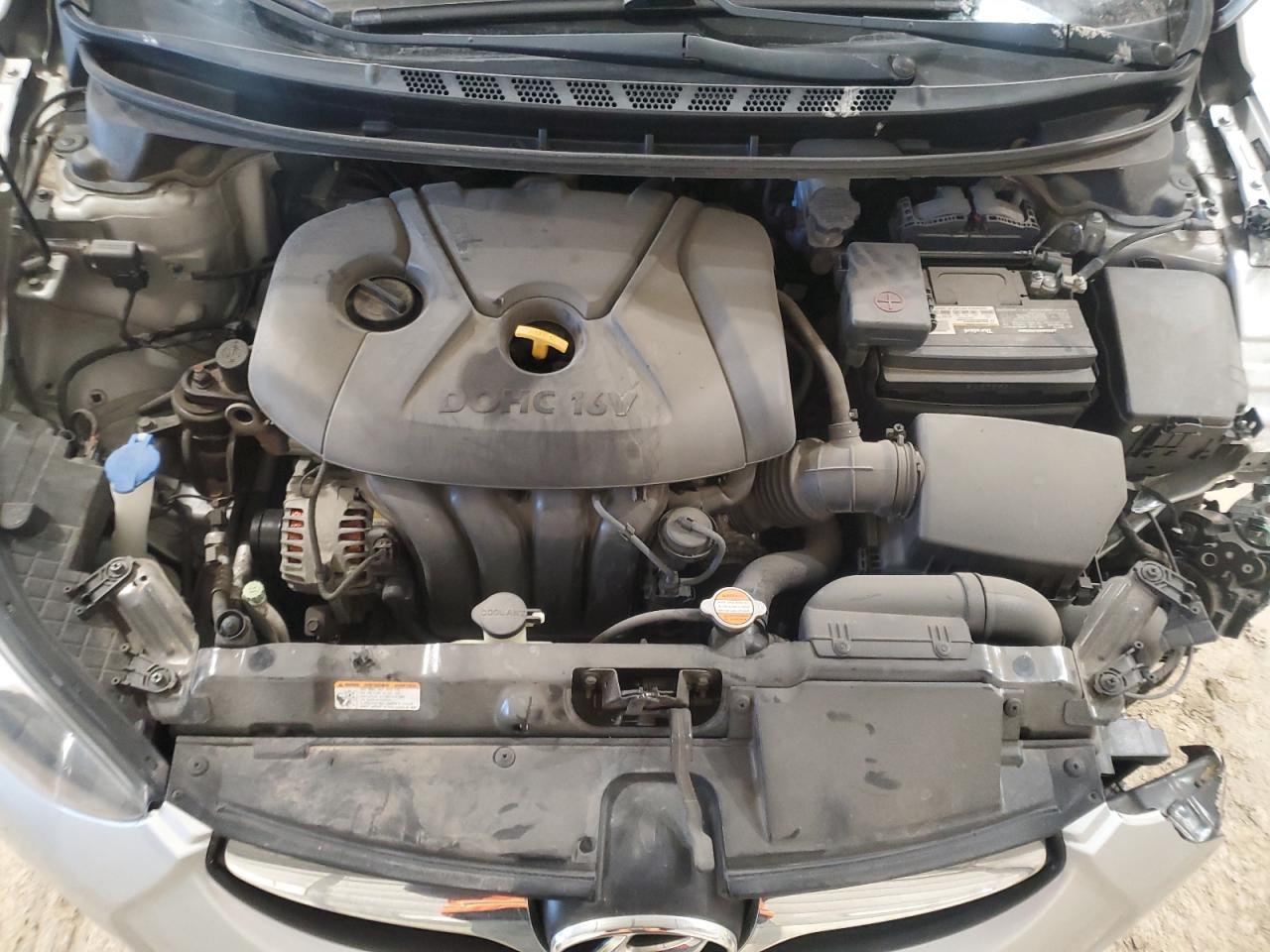 2013 Hyundai Elantra - Image 11