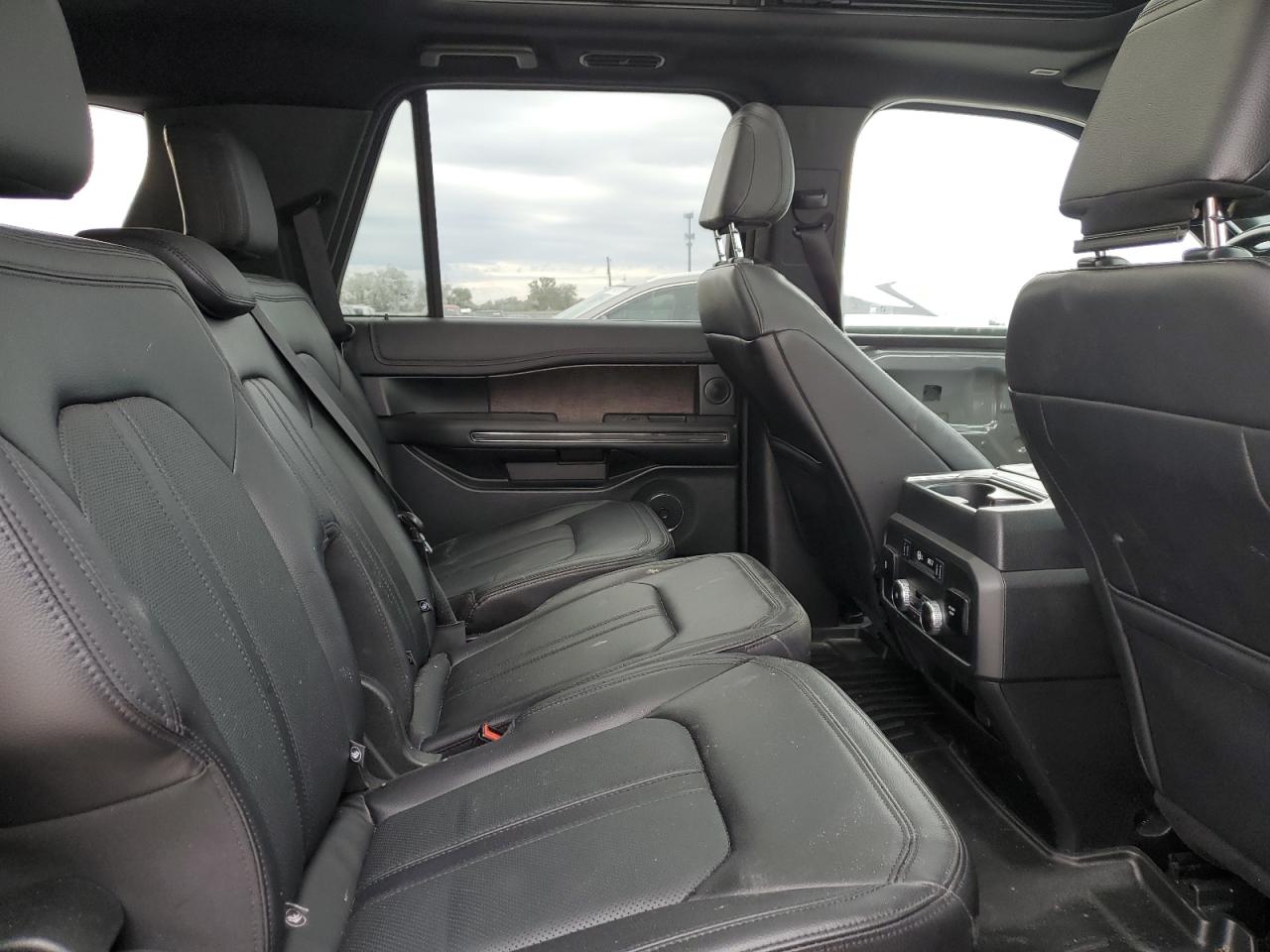 2021 Ford Expedition - Image 11