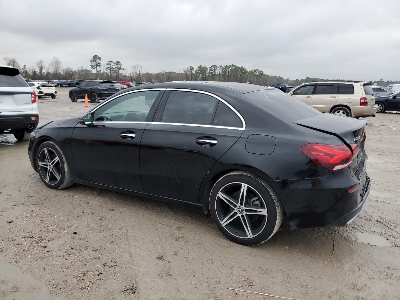 2021 Mercedes-Benz A-klasse - Image 2
