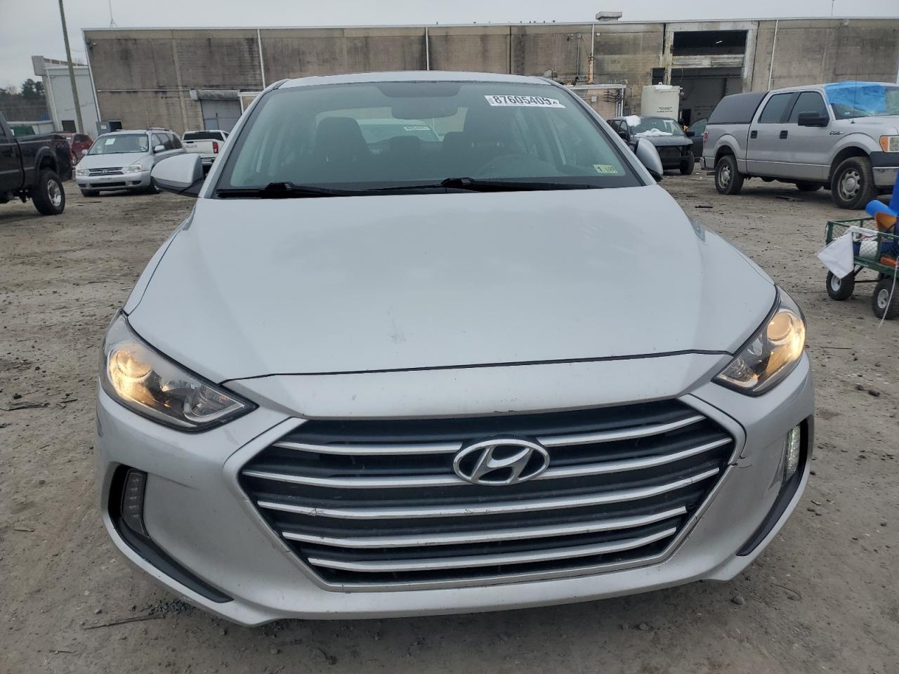 2018 Hyundai Elantra - Image 5
