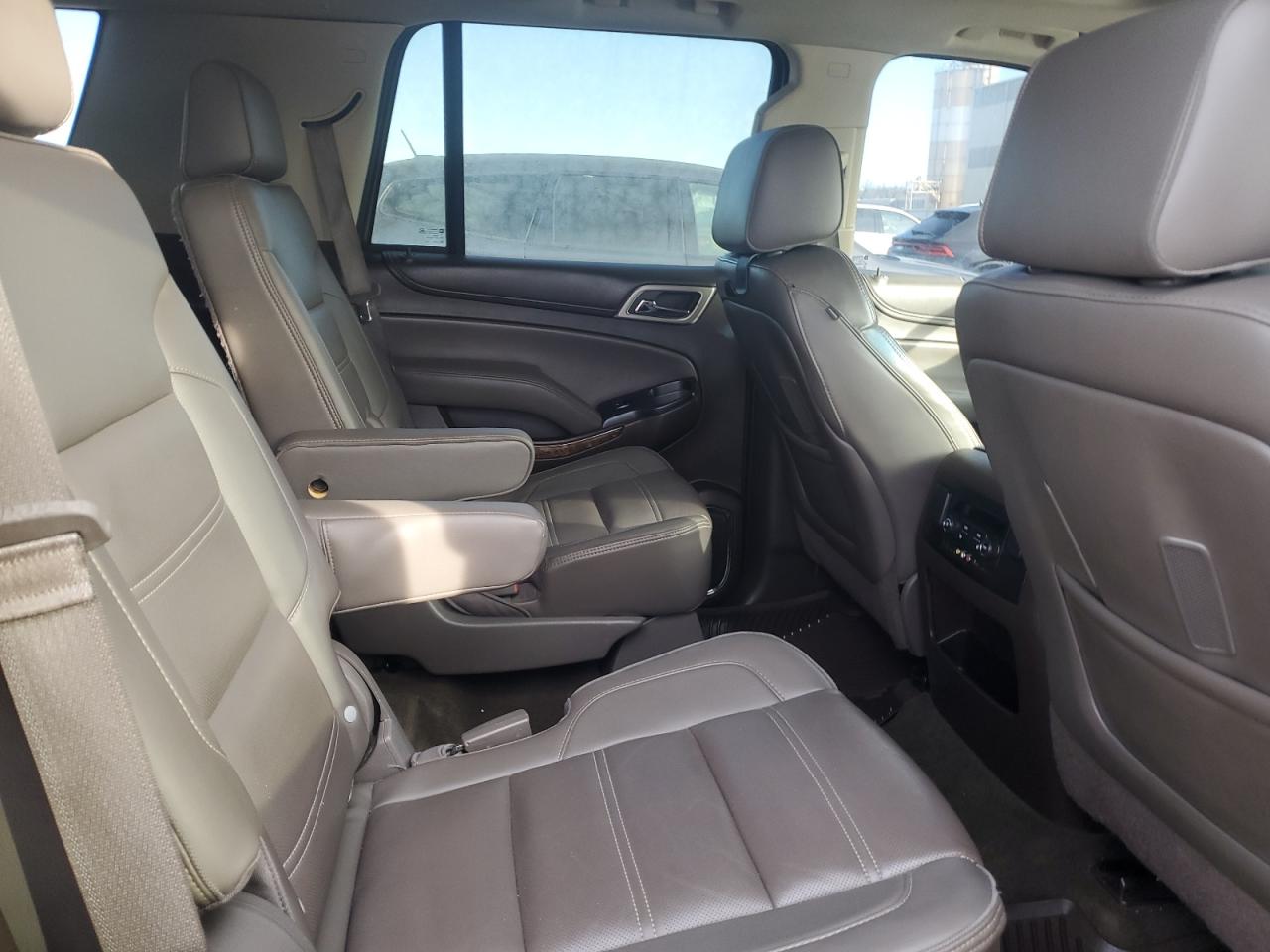 2015 GMC Yukon - Image 11