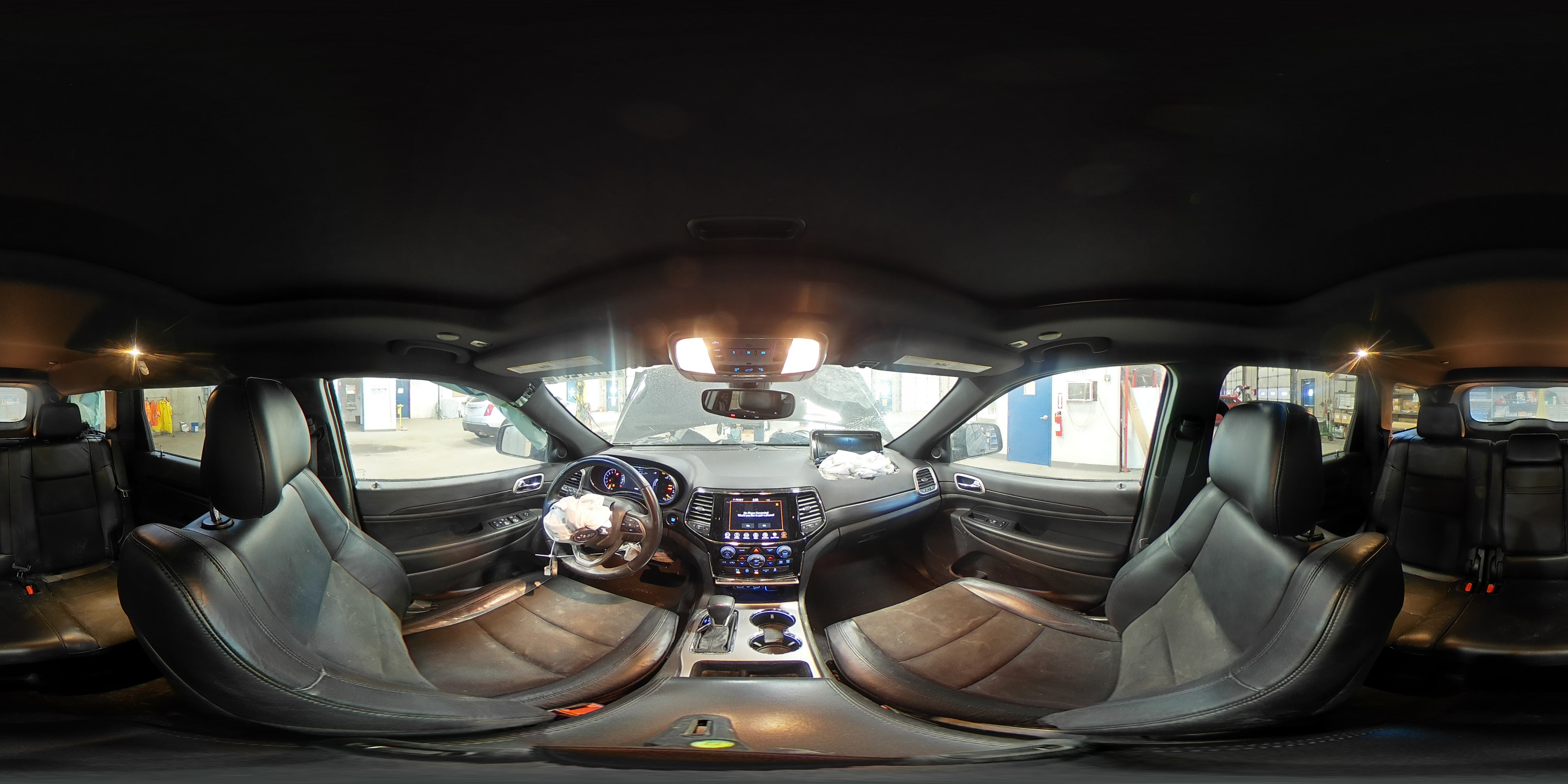 2019 Jeep Grand Cherokee - Image 13