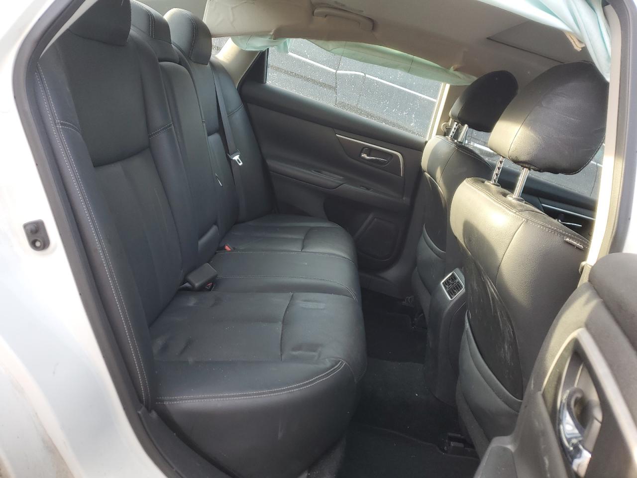 2018 Nissan Altima - Image 10