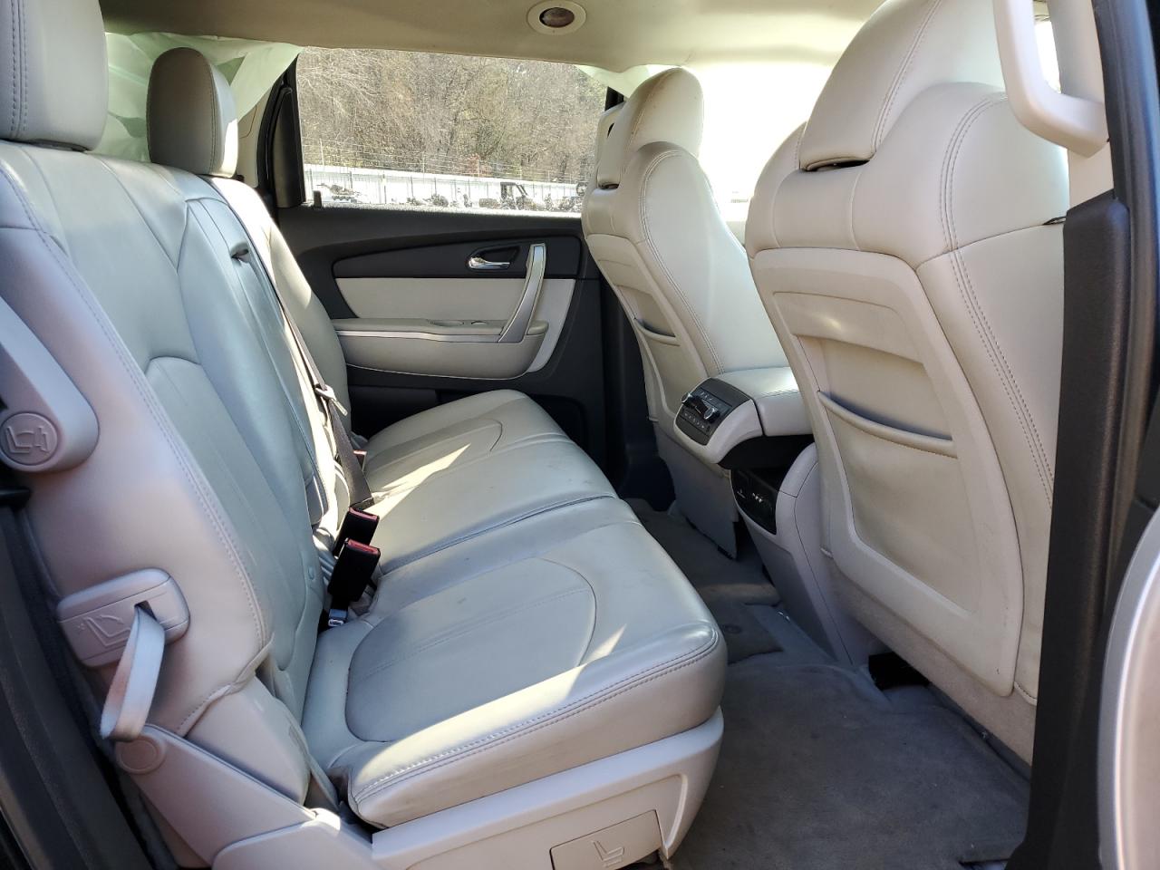 2012 GMC Acadia - Image 11