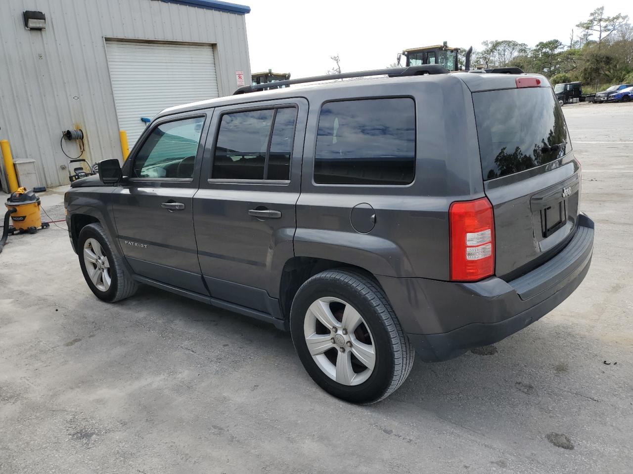 VIN 1C4NJPBB2ED752678 2014 JEEP PATRIOT no.2