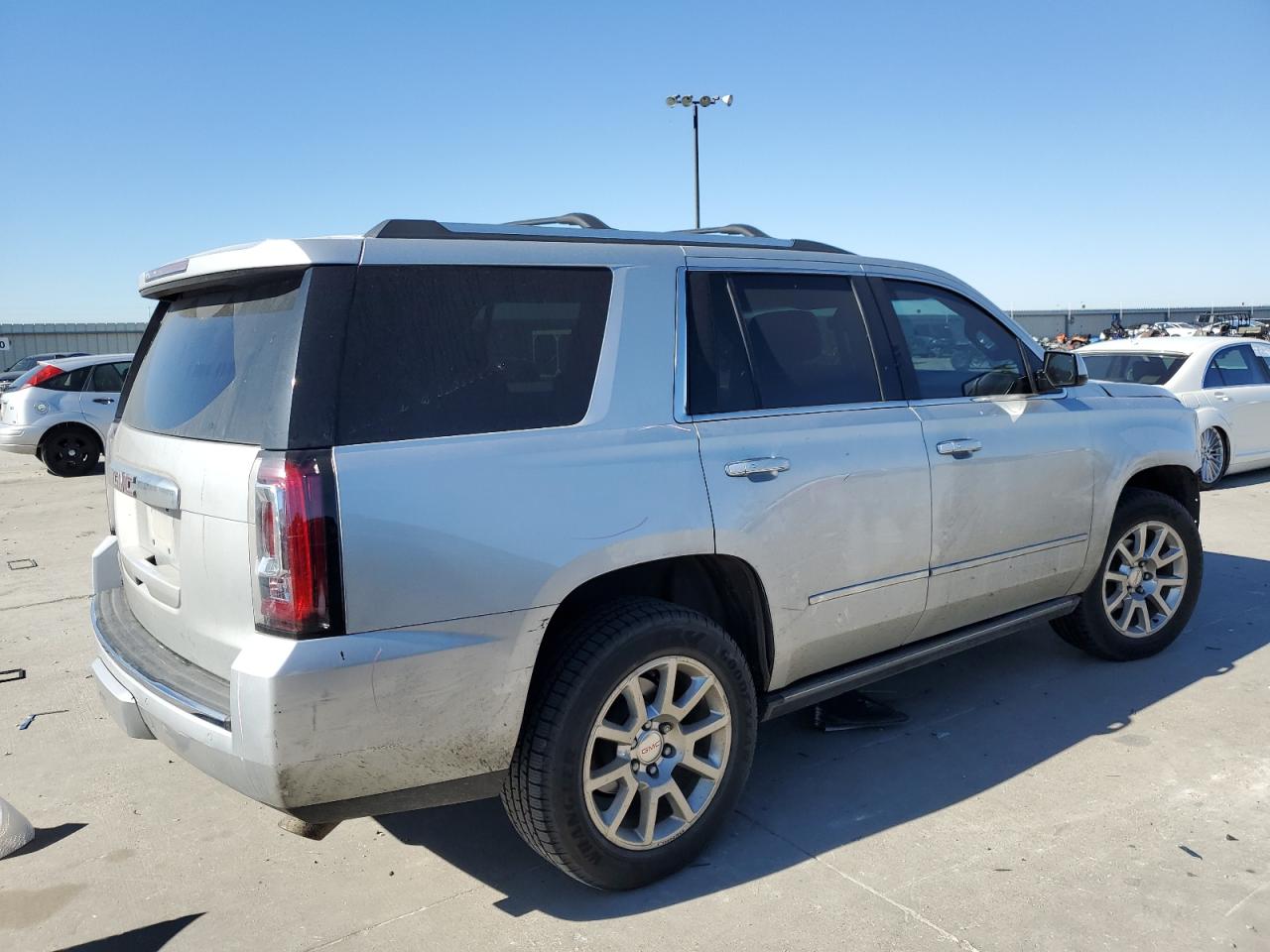 2015 GMC Yukon - Image 3