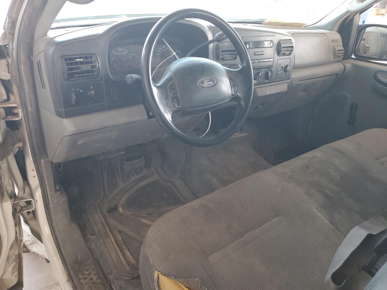 2006 Ford F250 - Image 8