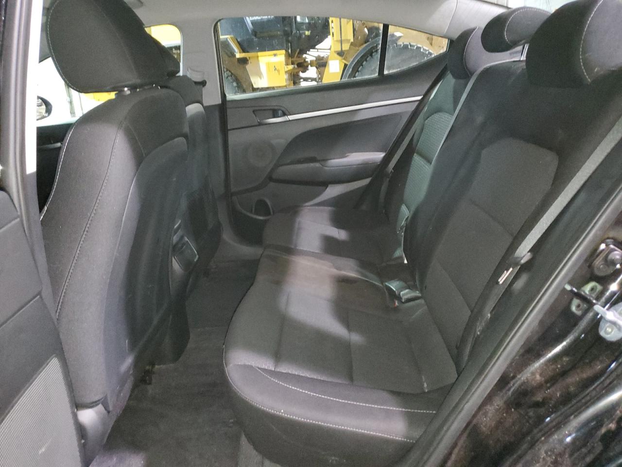 2017 Hyundai Elantra - Image 10