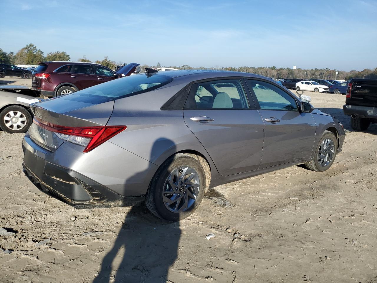 2024 Hyundai Elantra - Image 3