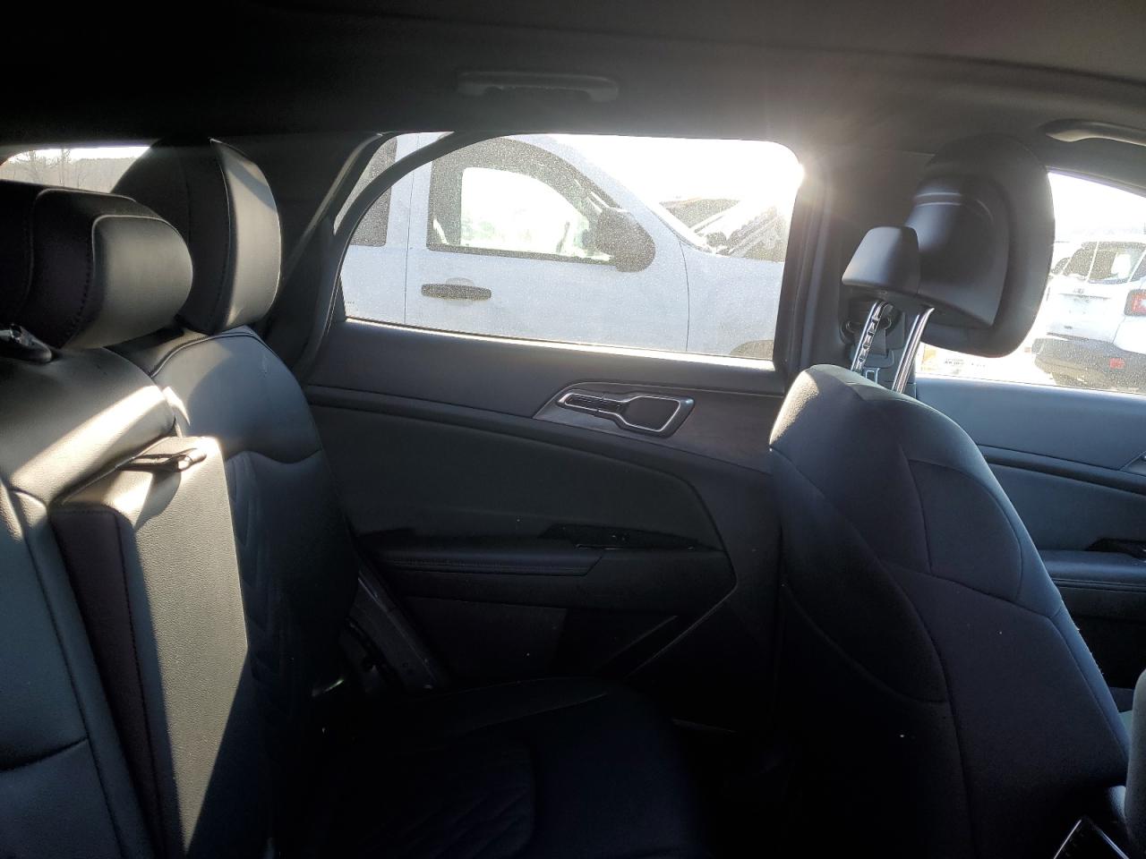 2023 Kia Sportage - Image 10