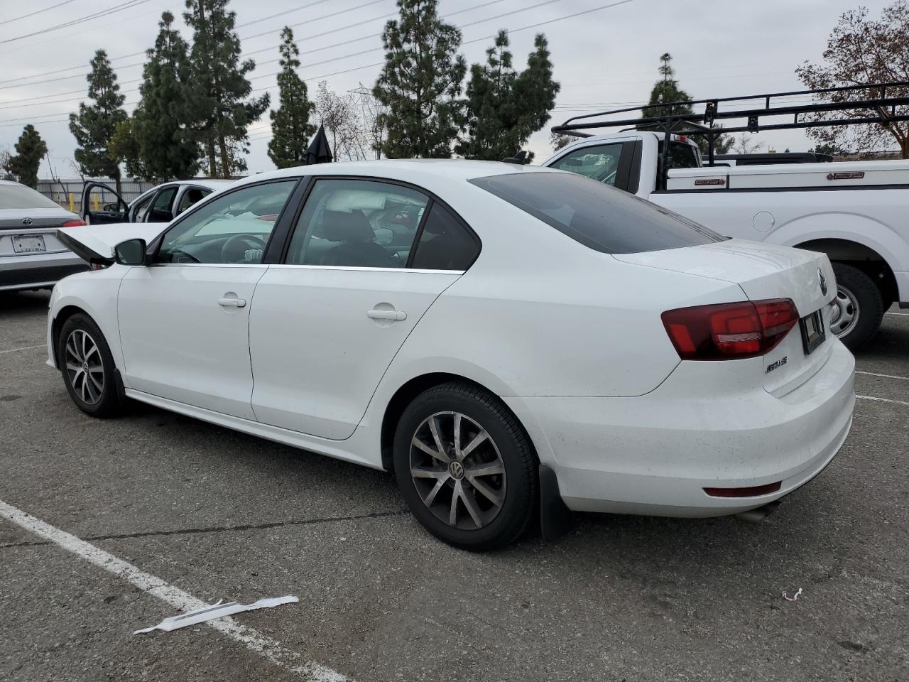 2017 Volkswagen Jetta - Image 2